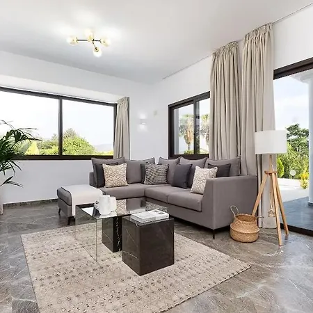 Beautiful Luxury Escape ! * Peyia